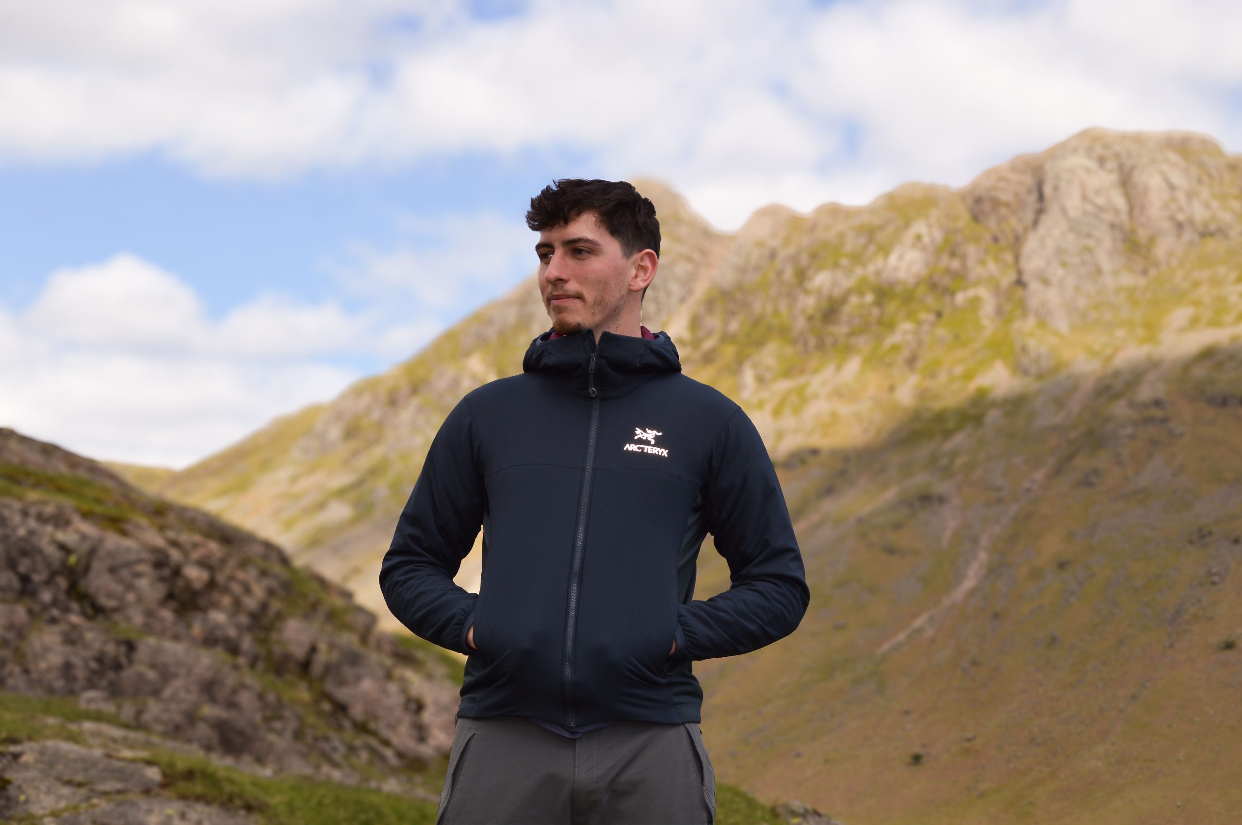 Arc'teryx Atom LT Jacket (Black / Maroon) - Image 5